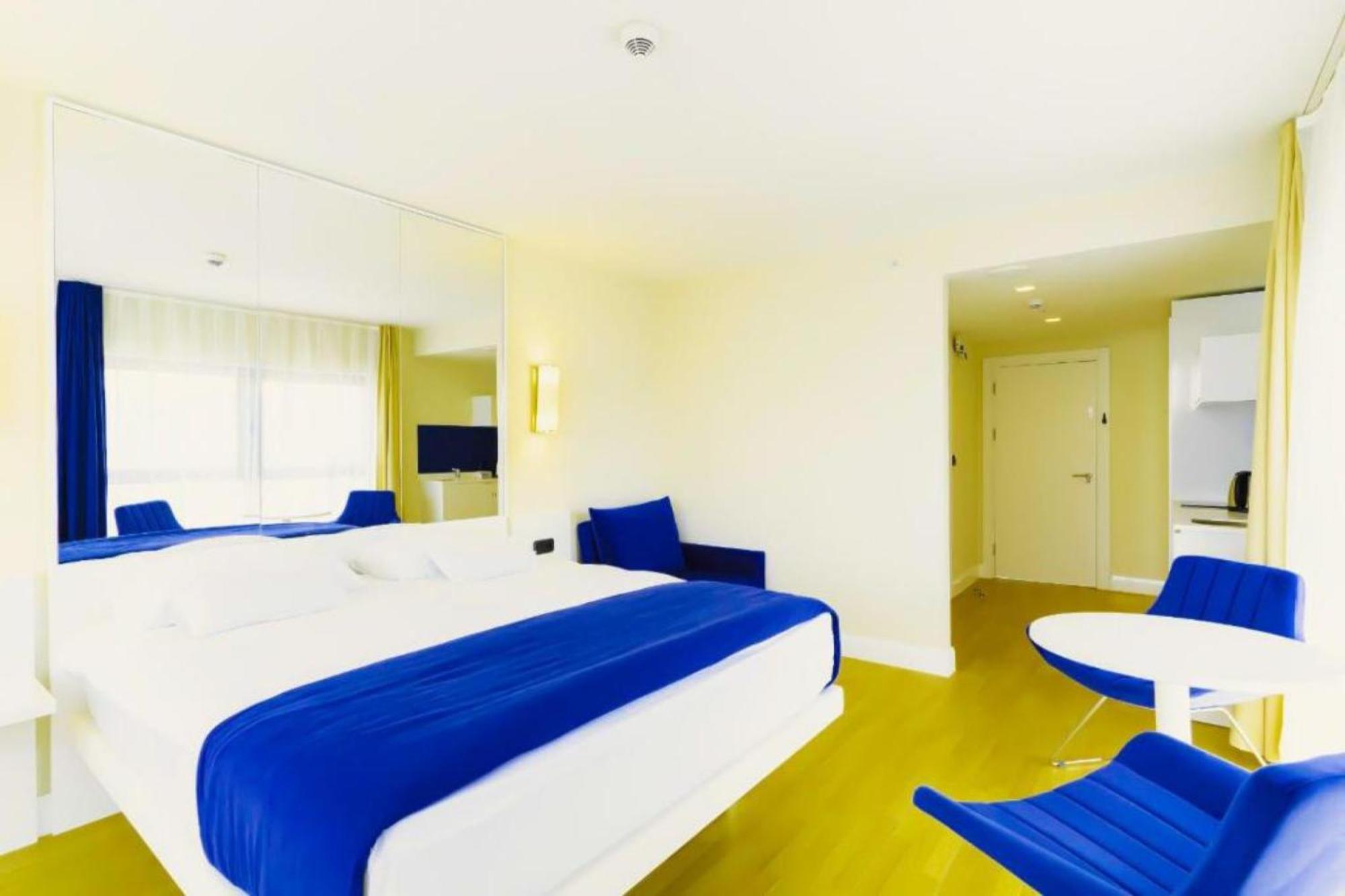 Delux Sea View Aparthotel In Orbi City Батумі Екстер'єр фото