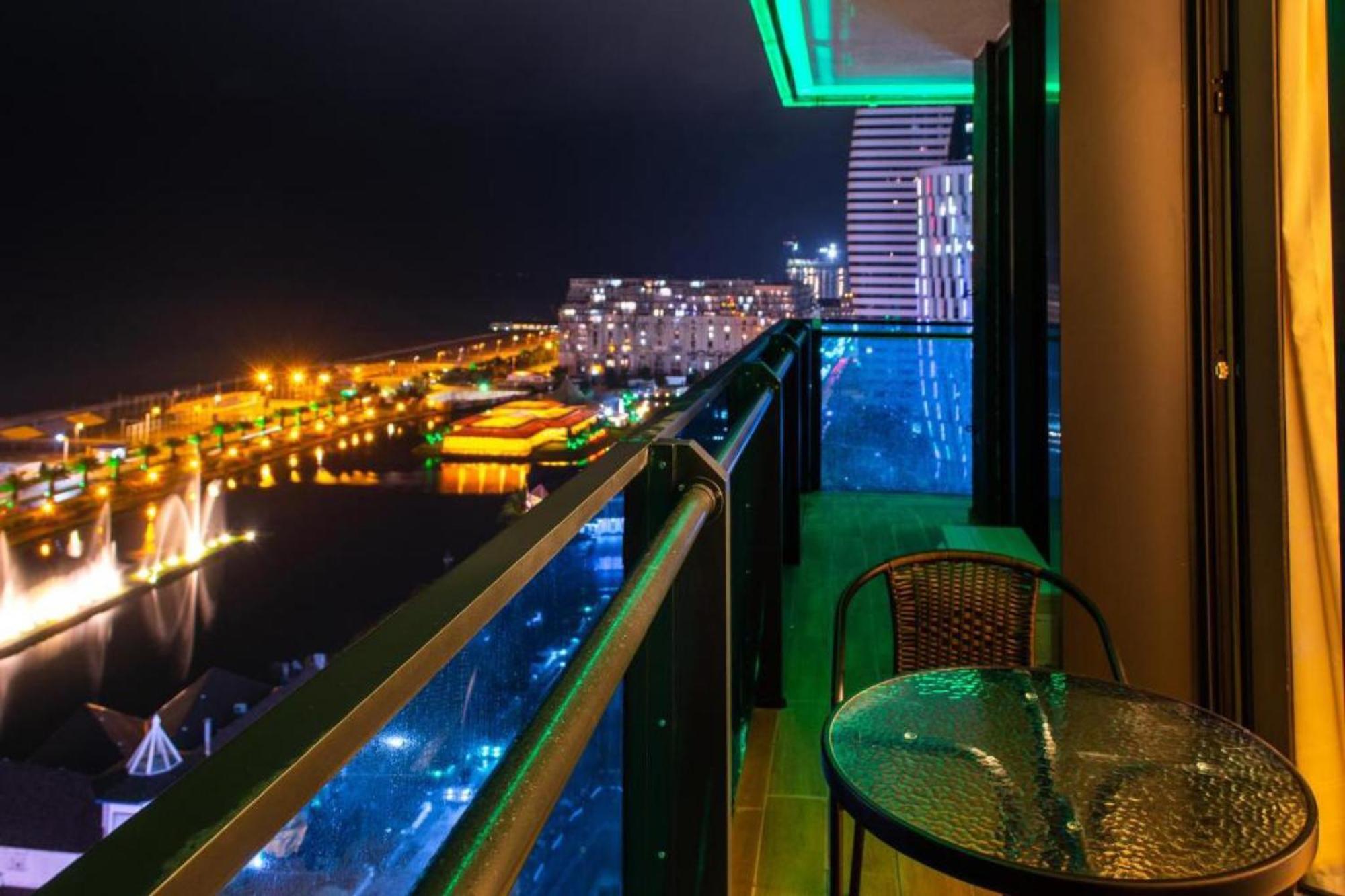 Delux Sea View Aparthotel In Orbi City Батумі Екстер'єр фото