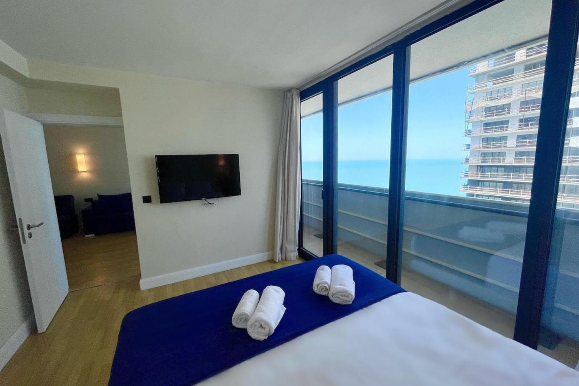 Delux Sea View Aparthotel In Orbi City Батумі Екстер'єр фото