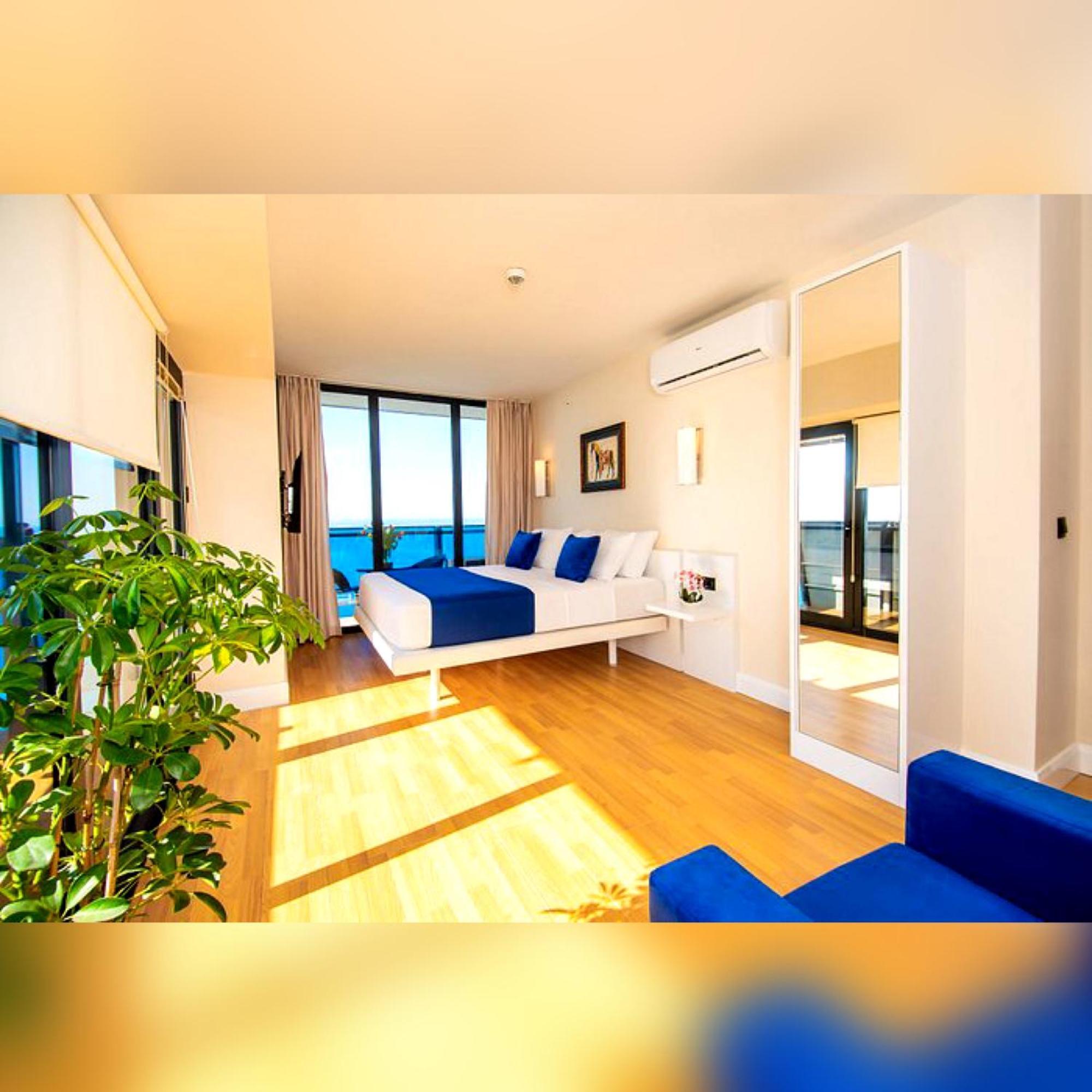 Delux Sea View Aparthotel In Orbi City Батумі Екстер'єр фото